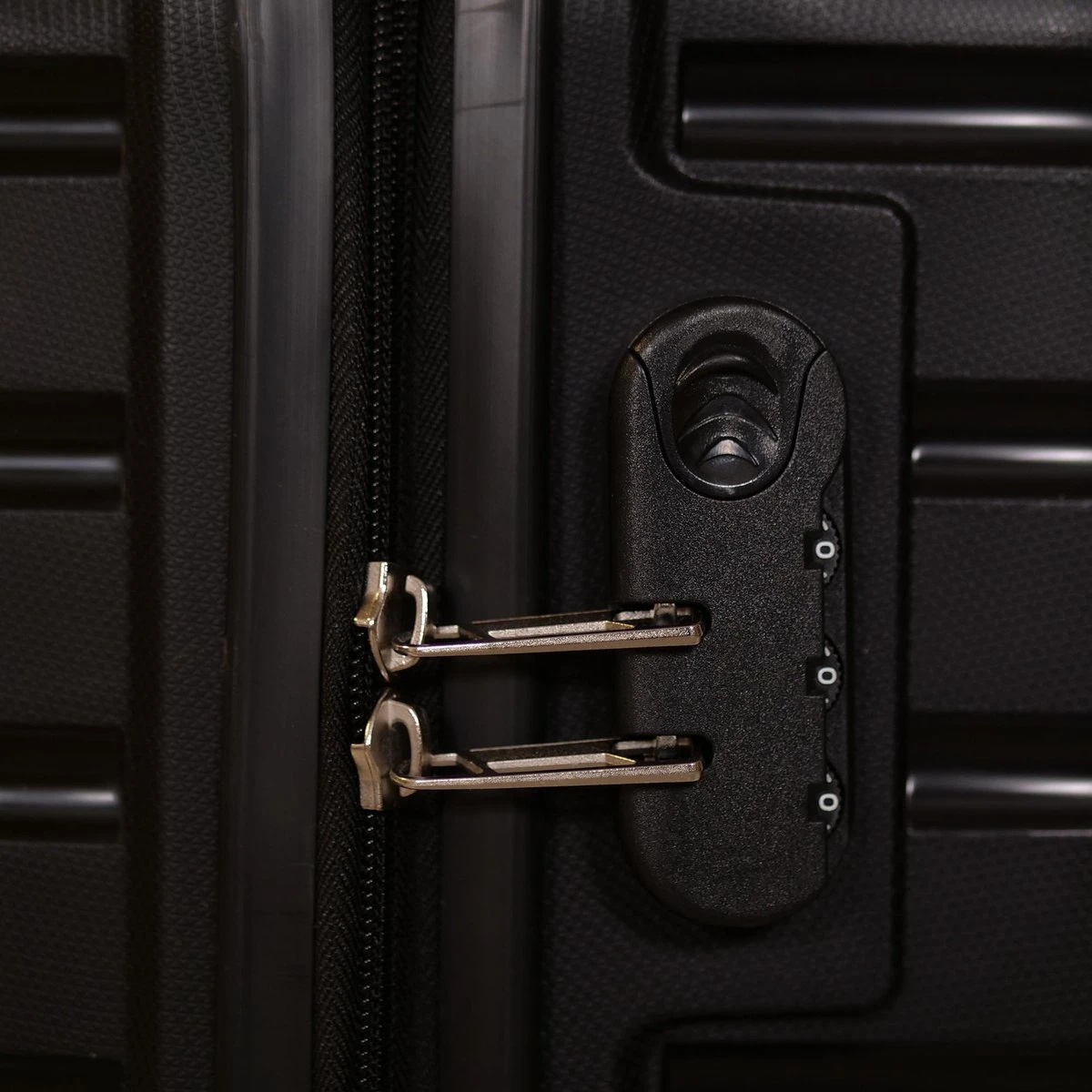 ©TROLLEYZ - Berlin No.11 - Reiskoffer 78cm Met Cijferslot - Dubbele Wielen - 360° Spinners - 100% Polypropyleen - Reiskoffer In Night Black 7 ©TROLLEYZ - Berlin No.11 - Reiskoffer 78cm Met Cijferslot - Dubbele Wielen - 360° Spinners - 100% Polypropyleen - Reiskoffer In Night Black - Afbeelding 5