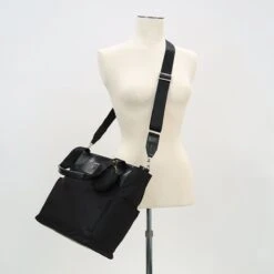 Guess Reistas / Weekendtas - 32 X 44 X 7 Cm - 10 Liter - Eco Gemma - Zwart -Bagage Kortingen Winkel 1200x1200 2167