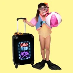 NoBoringSuitcases.com® Koffer - Trolley Op Wieltjes - Neon - Game Room - Tekst - Controller - Zwart - Reiskoffer - Past Binnen 55x40x20 Cm En 55x35x25 Cm - Koffertje - Trolley Handbagage 15 NoBoringSuitcases.com® Koffer - Trolley Op Wieltjes - Neon - Game Room - Tekst - Controller - Zwart - Reiskoffer - Past Binnen 55x40x20 Cm En 55x35x25 Cm - Koffertje - Trolley Handbagage -Bagage Kortingen Winkel 1200x1200 237