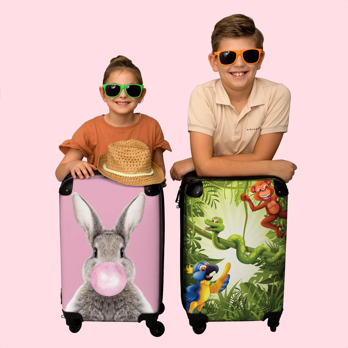 NoBoringSuitcases.com® Koffer - Jungle - Dieren - Groen - Kinderen - Past Binnen 55x40x20 Cm En 55x35x25 Cm - Handbagage - Trolley - Fotokoffer - Cabin Size - Print 9 NoBoringSuitcases.com® Koffer - Jungle - Dieren - Groen - Kinderen - Past Binnen 55x40x20 Cm En 55x35x25 Cm - Handbagage - Trolley - Fotokoffer - Cabin Size - Print - Afbeelding 7