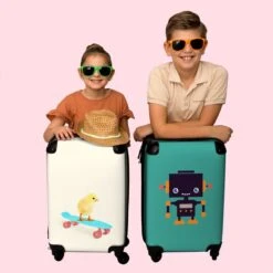 NoBoringSuitcases.com® Kinderkoffer - Trolley Op Wieltjes - Kuiken - Skateboard - Blauw - Kinderen - Dieren - Reiskoffer Kinderen - Past Binnen 55x40x20 Cm En 55x35x25 Cm - Fotokoffer 16 NoBoringSuitcases.com® Kinderkoffer - Trolley Op Wieltjes - Kuiken - Skateboard - Blauw - Kinderen - Dieren - Reiskoffer Kinderen - Past Binnen 55x40x20 Cm En 55x35x25 Cm - Fotokoffer -Bagage Kortingen Winkel 1200x1200 674