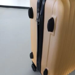 Handbagage Koffer 55cm Goud 4 Wielen Trolley Met Pin -Bagage Kortingen Winkel 1200x1200 843