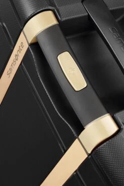 Samsonite Reiskoffer - S'Cure Dlx Spinner 55/20 (Handbagage) Black/Gold Deluscious 23 Samsonite Reiskoffer - S'Cure Dlx Spinner 55/20 (Handbagage) Black/Gold Deluscious -Bagage Kortingen Winkel 799x1200 106