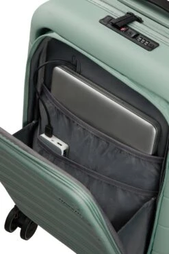 American Tourister Reiskoffer Met Laptopvak - Novastream Spinner 55/20 Tsa (Handbagage) Nomad Green 23 American Tourister Reiskoffer Met Laptopvak - Novastream Spinner 55/20 Tsa (Handbagage) Nomad Green -Bagage Kortingen Winkel 800x1200 42