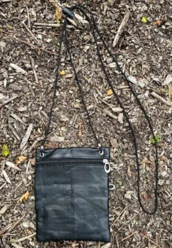 Lundholm Paspoorthouder - Reistas - Paspoort Hoesje - Nektasje - Reisportemonnee - Zwart Leer Nektas Inzetbaar Als Reistas - Reisportemonnee - Paspoorthouder - Paspoort Zwart 10 Lundholm Paspoorthouder - Reistas - Paspoort Hoesje - Nektasje - Reisportemonnee - Zwart Leer Nektas Inzetbaar Als Reistas - Reisportemonnee - Paspoorthouder - Paspoort Zwart -Bagage Kortingen Winkel 832x1200 11